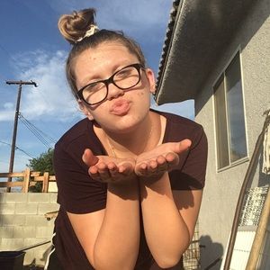 Meet your Posher, Mia